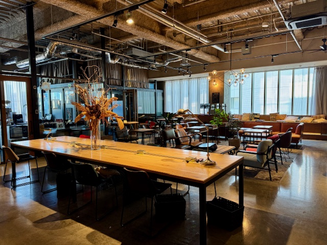 トリップケア町田店の店内
開放感あるスペース、お飲み物も用意しております