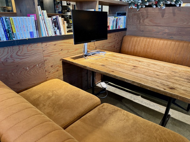 トリップケア町田店の店内
寛げるスペース多数、お飲み物も用意しております