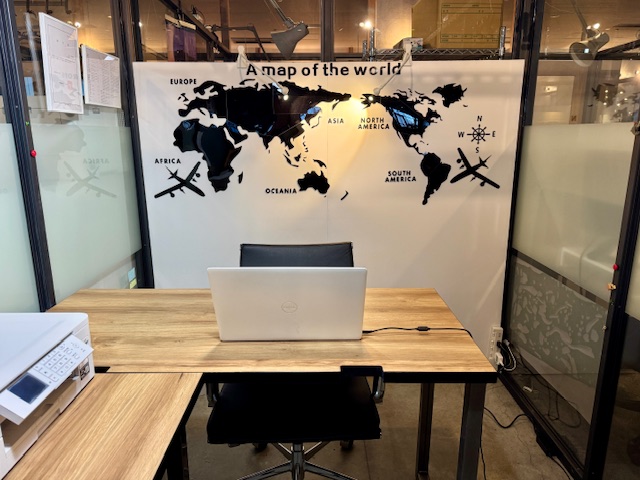 トリップケア代表の執務室