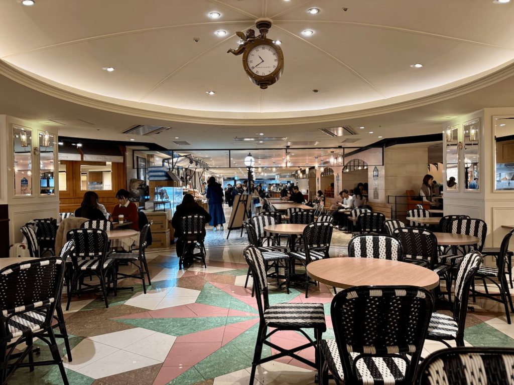 表参道でランチを楽しめる落ち着いた空間