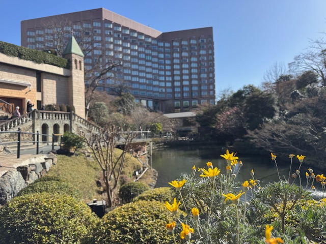 ホテル椿山荘東京庭園と池の風景