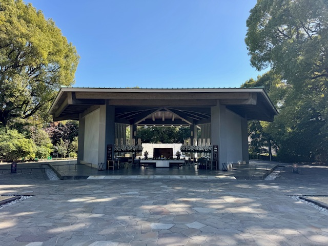 千鳥ヶ淵戦没者墓苑の中にある六角堂(本家)