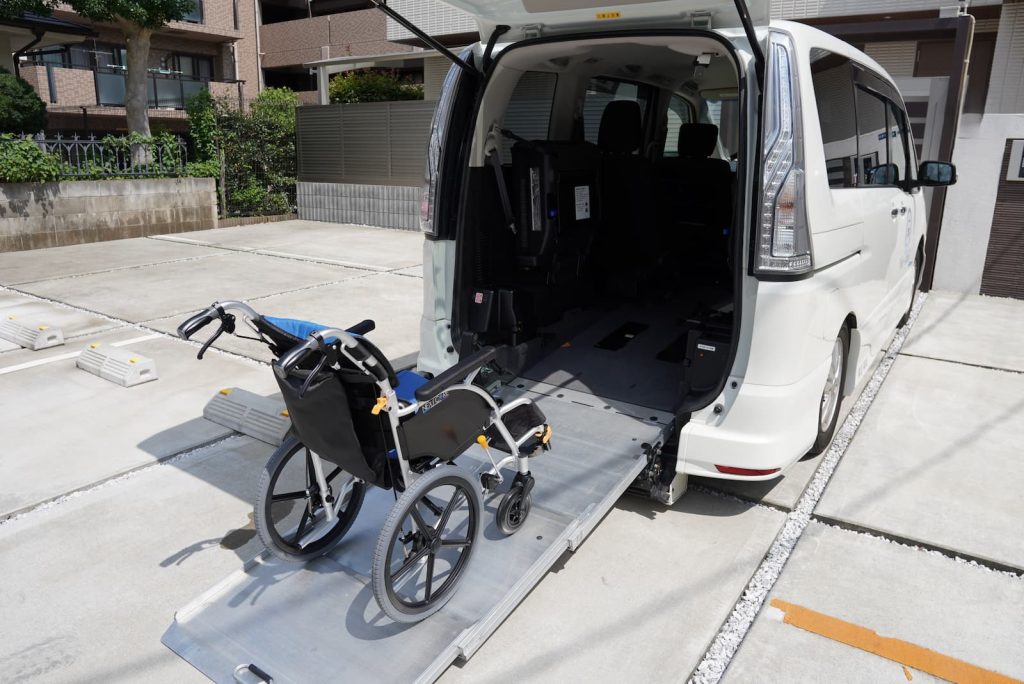 町田市の介護タクシー　スロープ車　車いす対応　Trip☆Care.