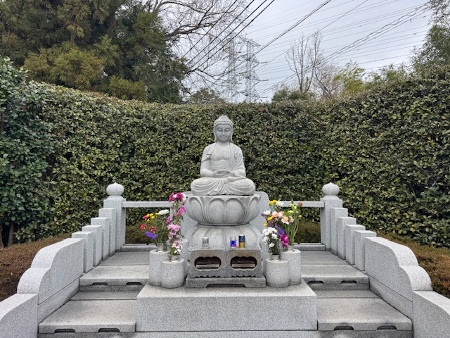 陽光台霊園の大仏