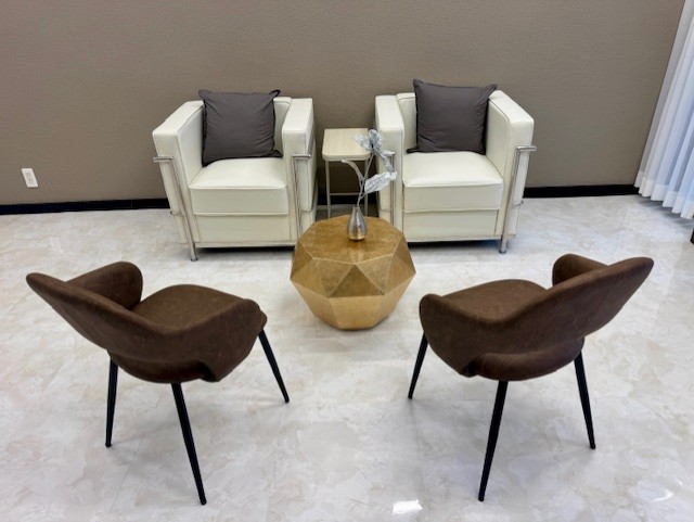 Trip☆Care.成城店の店内のくつろげるソファー