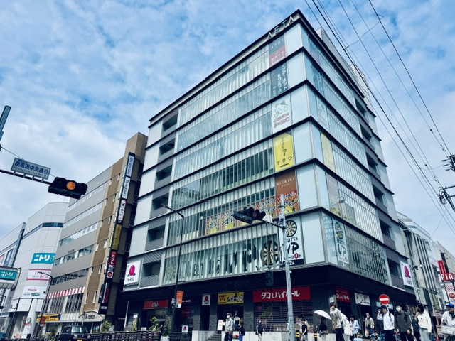 JR横浜線・小田急線「町田駅」徒歩2分の商業施設内にあるトリップケア町田店の外観